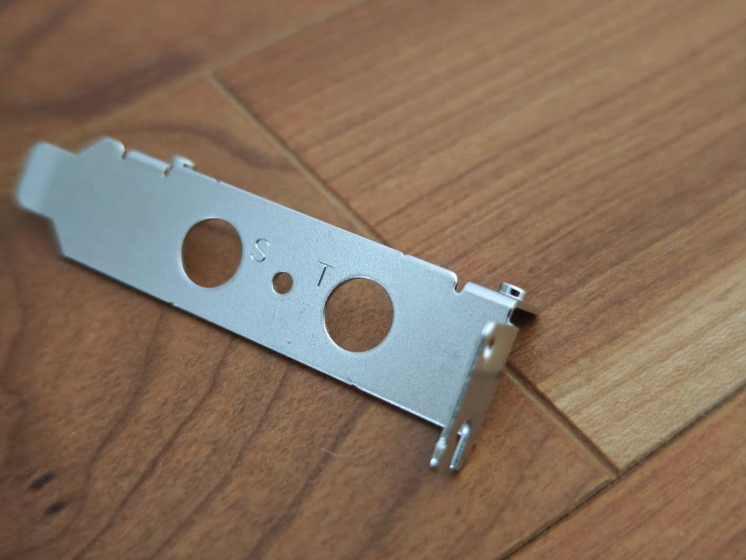 アースソフト PT3 2枚組　ロープロファイルブラケット2つ付属