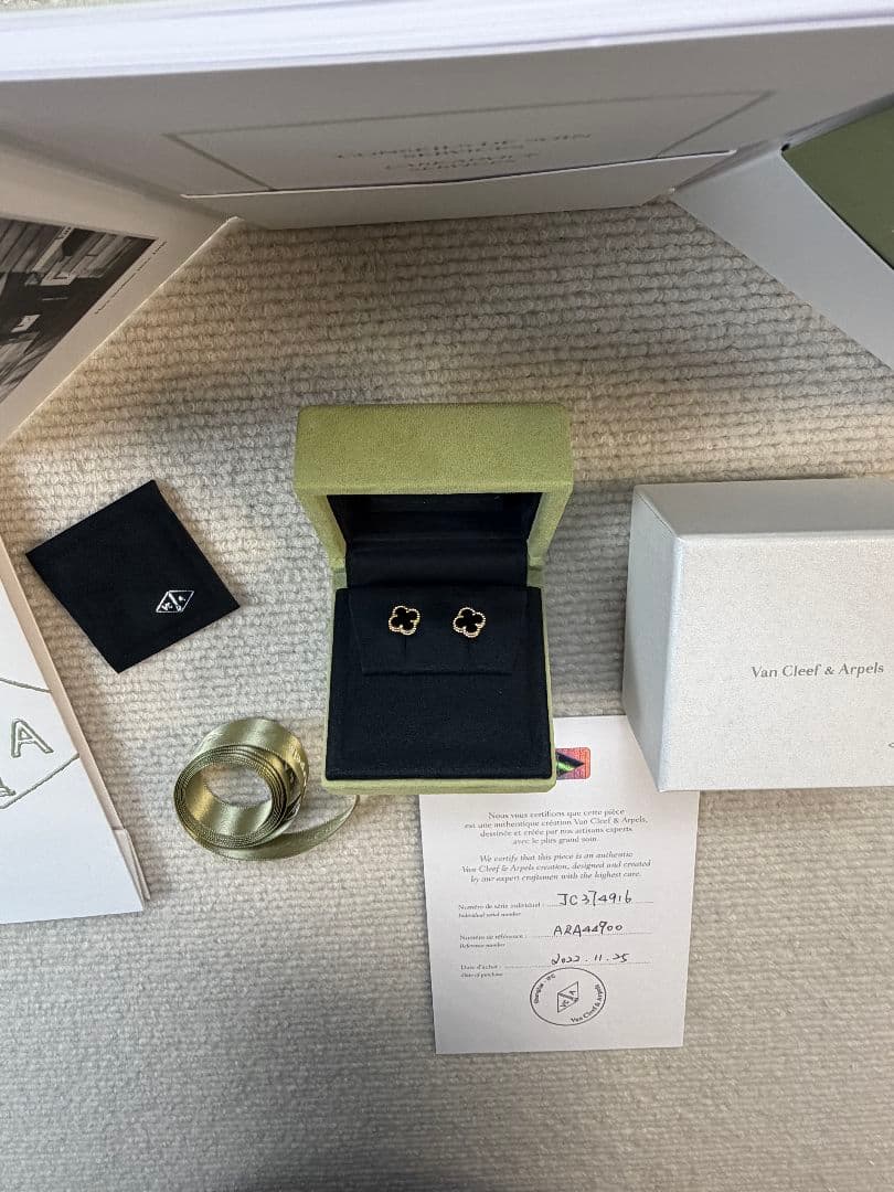 美品 ヴァンクリーフ&アーペル スウィート アルハンブラ ピアス カーネリアン