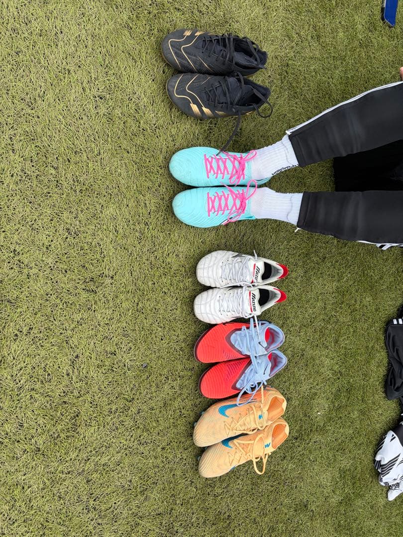 この中で一つだけあげます。 値段は任せます。