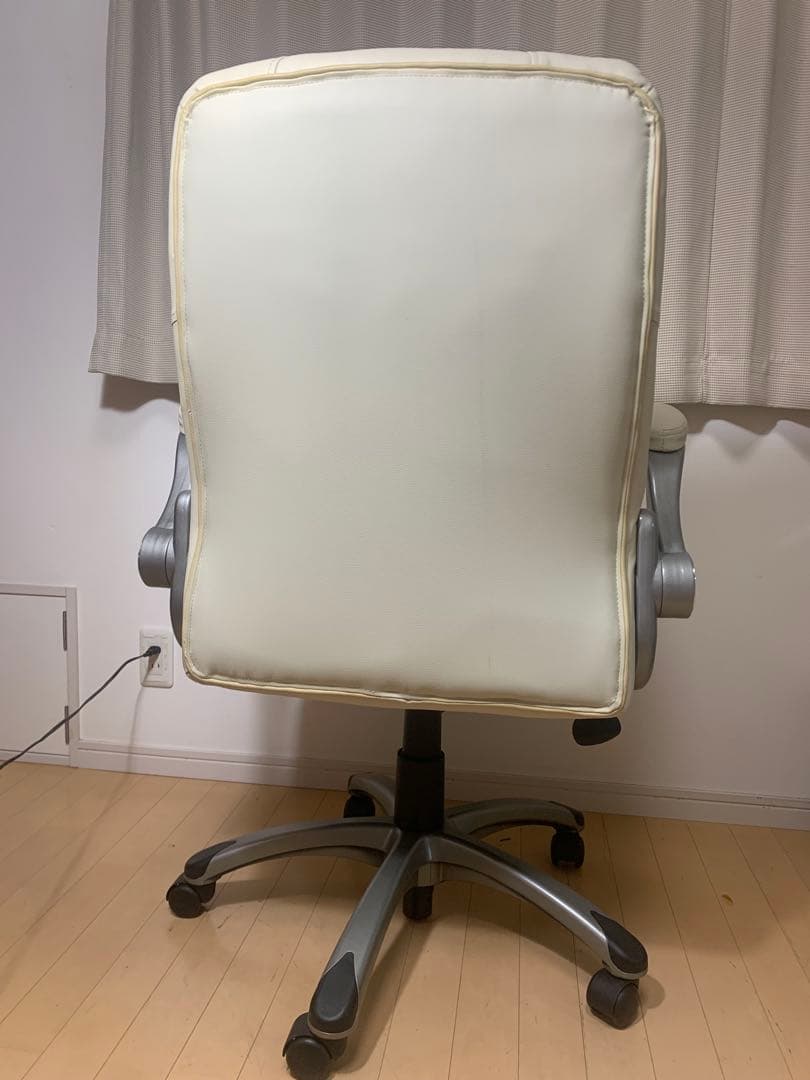 ホワイト　デスクチェア ゲーミングチェア