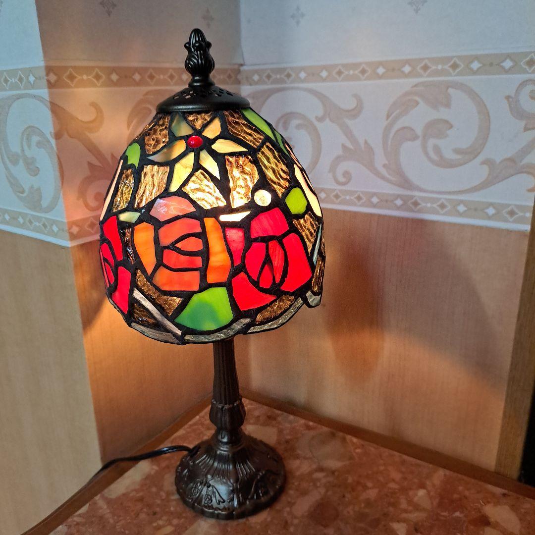 薔薇のステンドグラスランプ