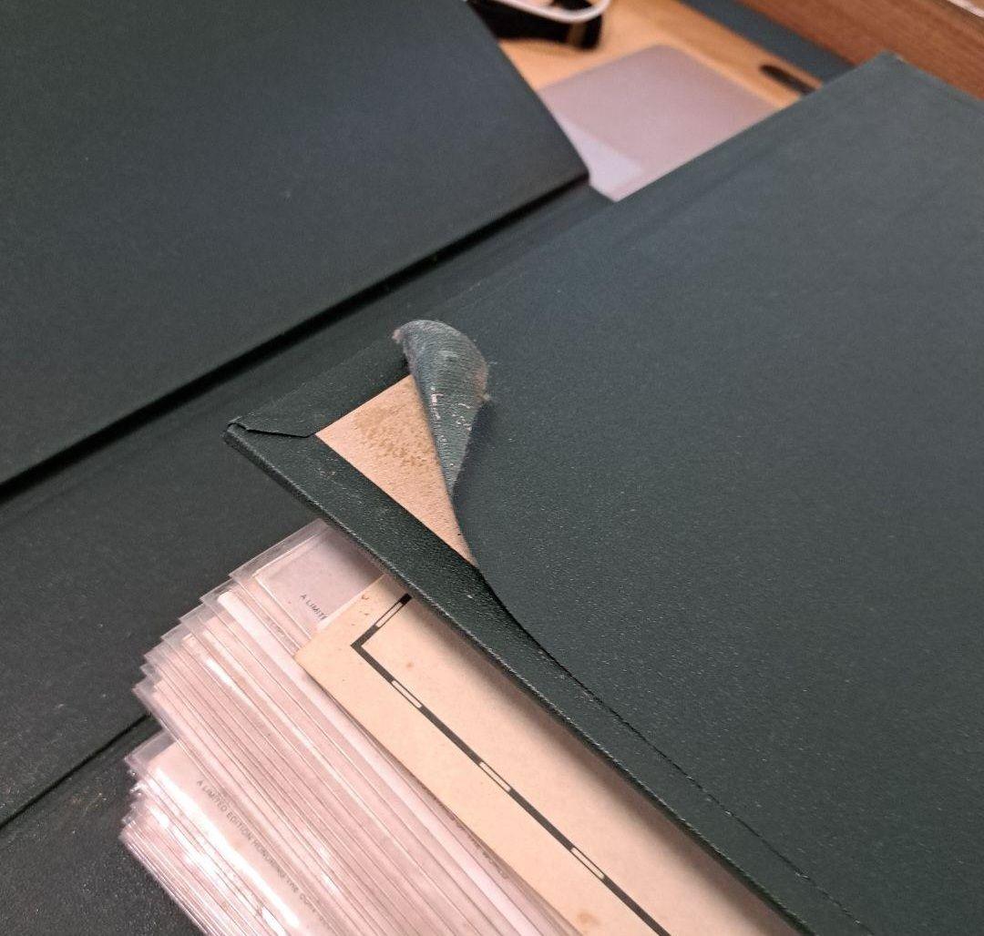 COINS　OF　ALL　NATIONS　世界の国々の　ファイル2冊