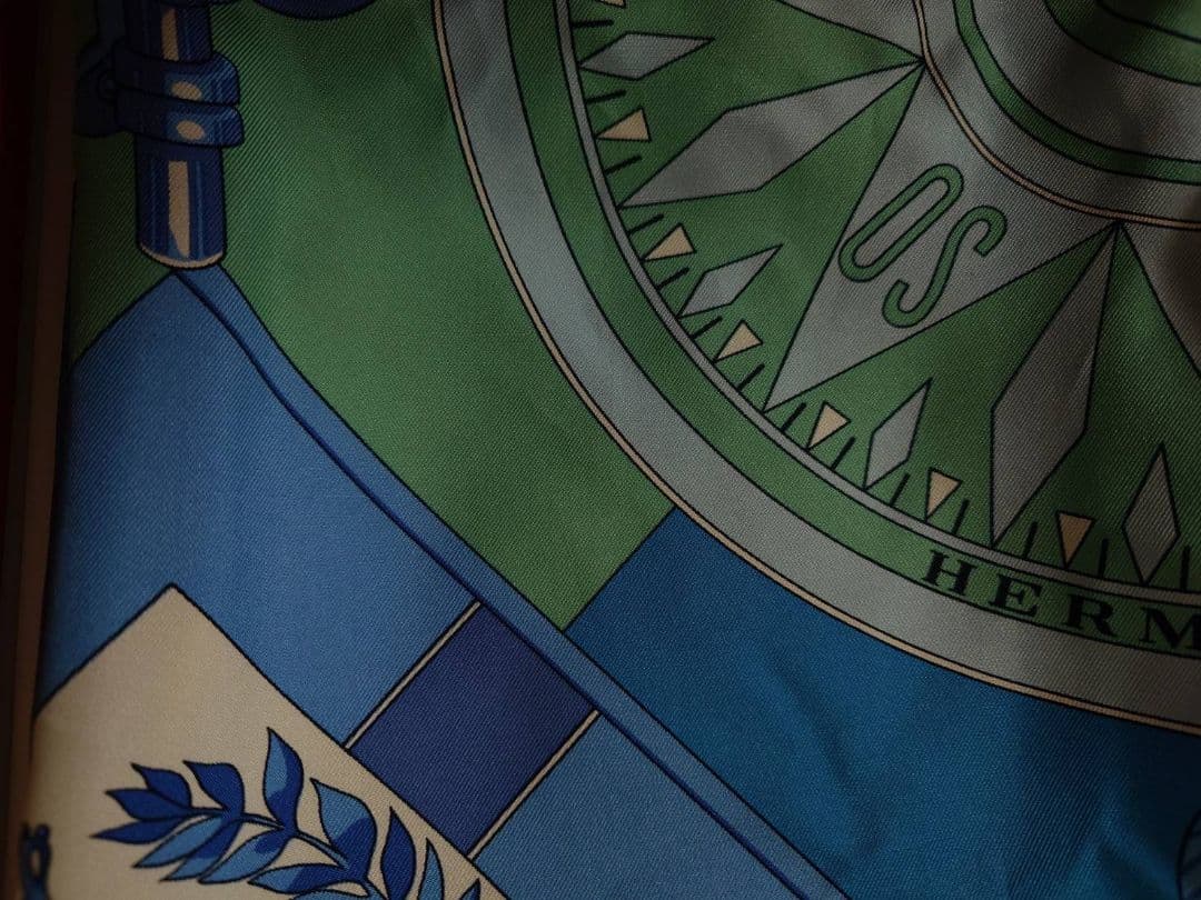 ✨️エルメス✨️　スカーフ✨️全体の画像載せました✨️値下げ中✨️