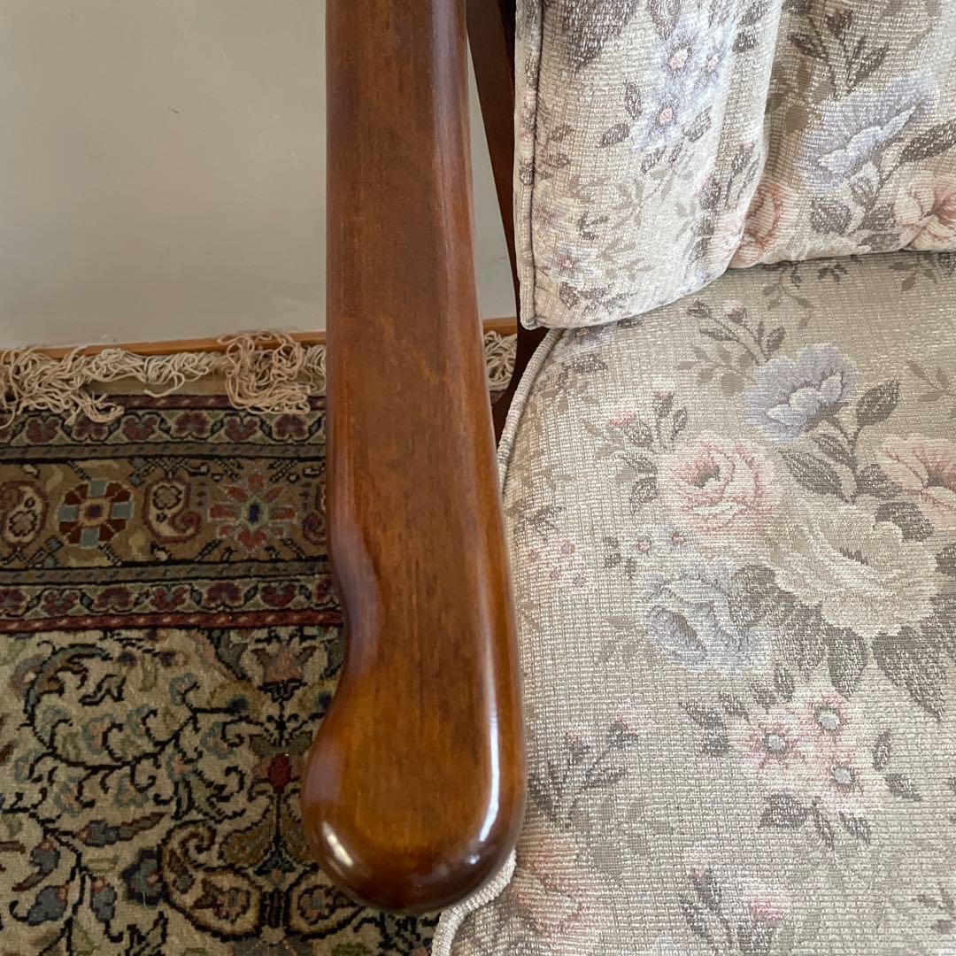 ①【美品】カリモク アームチェア コロニアル キャスター付き ダイニングチェア