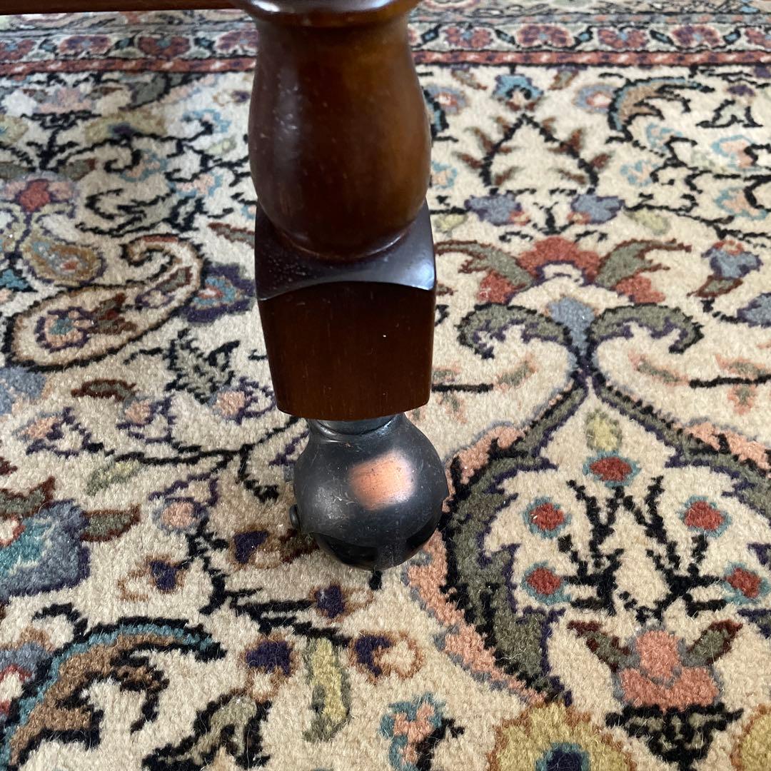 ①【美品】カリモク アームチェア コロニアル キャスター付き ダイニングチェア