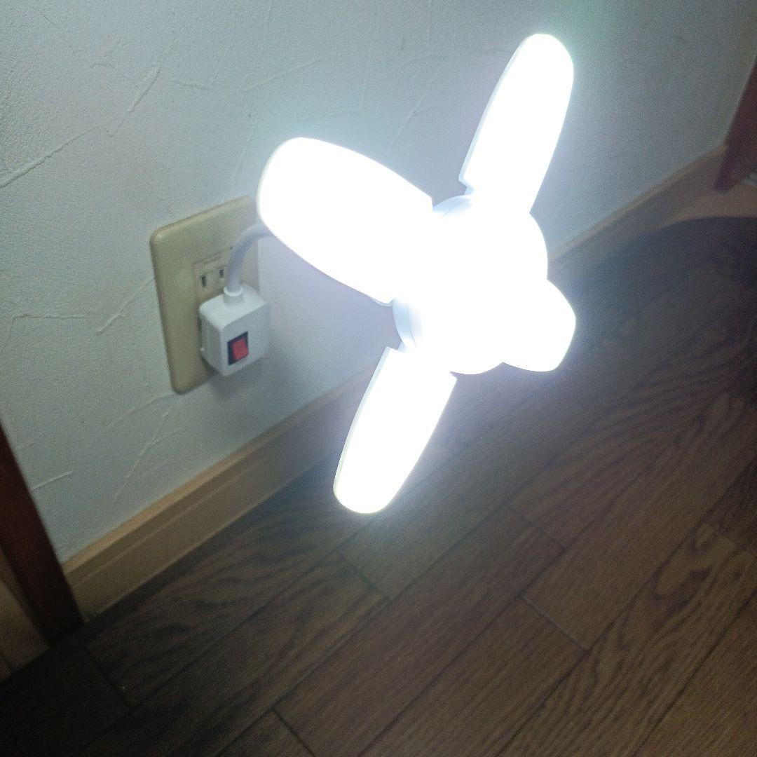 ガレージ、倉庫、作業灯部屋LED電球 4枚羽根 3個スイッチコード金具セット