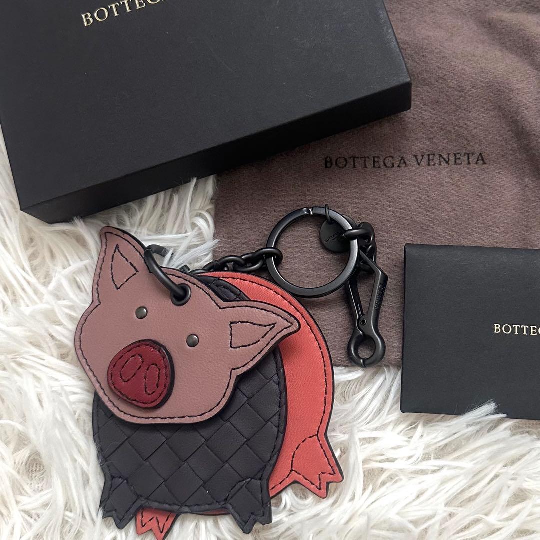 極美品✨️ボッテガヴェネタ イントレチャート ピギー キーリング ぶた 箱付き