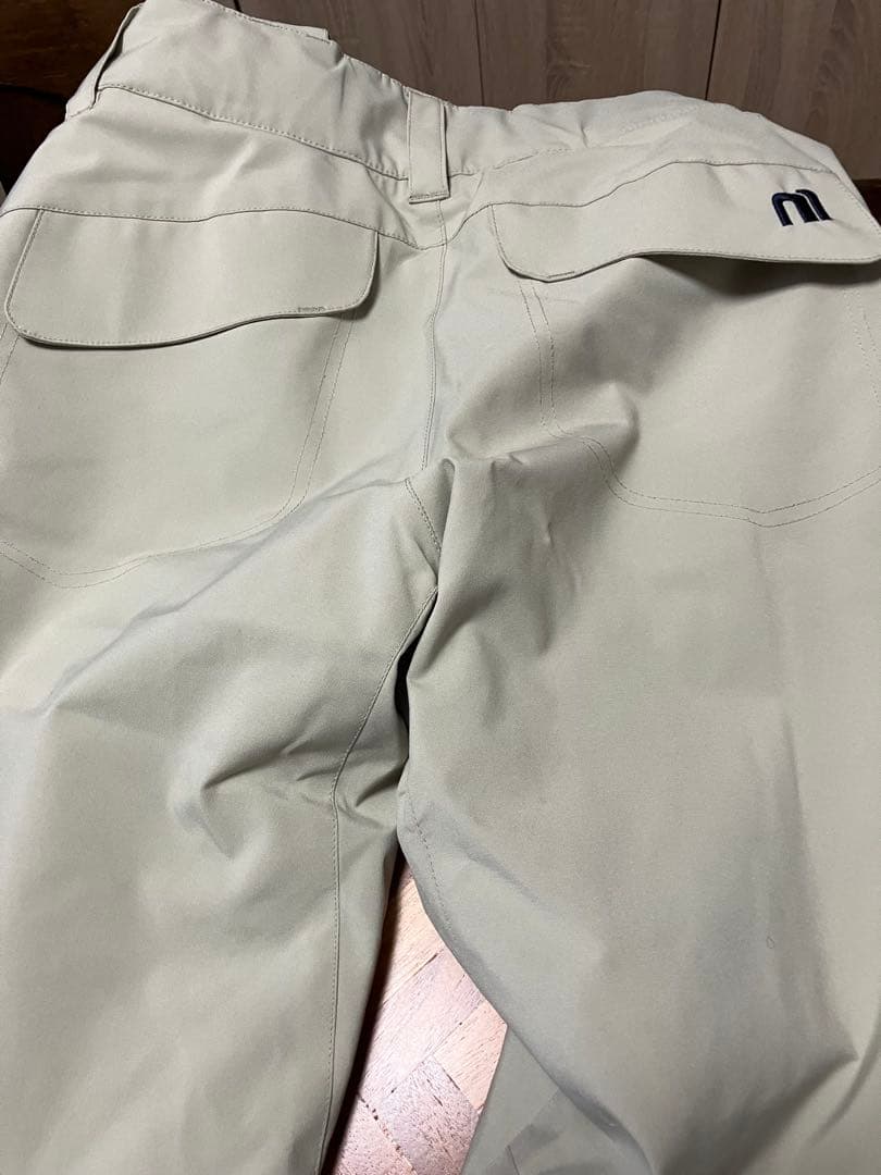 【最終値下】NNOUM スキー、スノーボードウェア(上下セット)