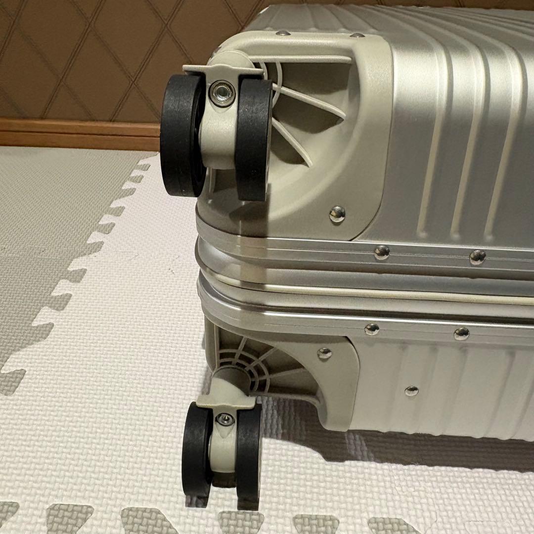 【未使用】Mercedes-Benz アルミニウムキャリーケース 32L