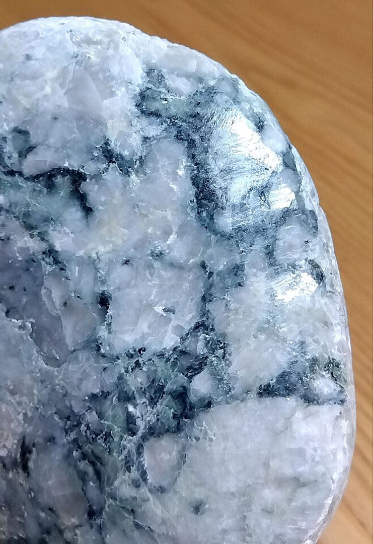 ★翡翠原石★糸魚川転石硬玉【横川・川ズレ青・化粧磨き2.3kg】