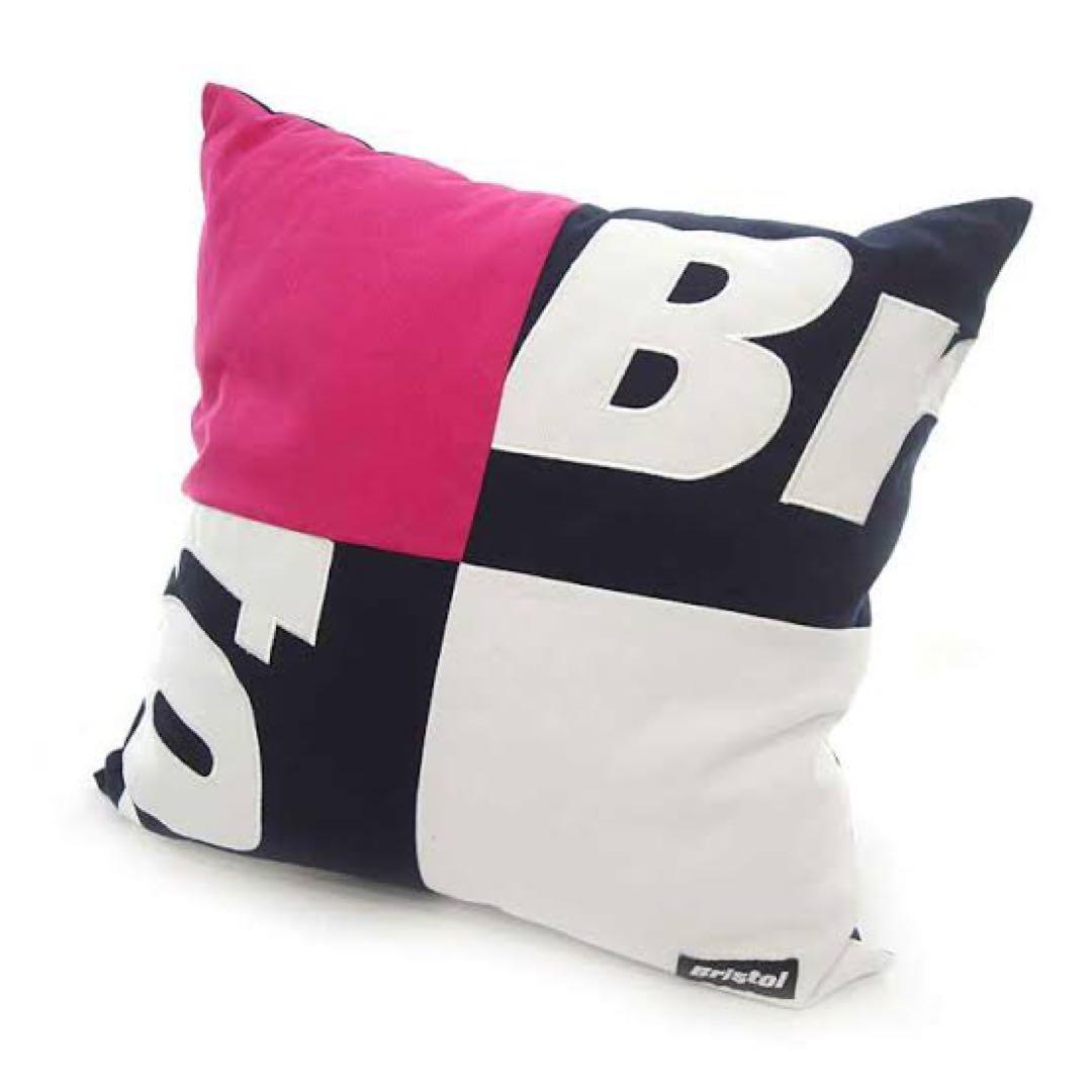 ブリストル　クッション　大きい　ビック　ピンク　ロゴ　Bristol FCRB