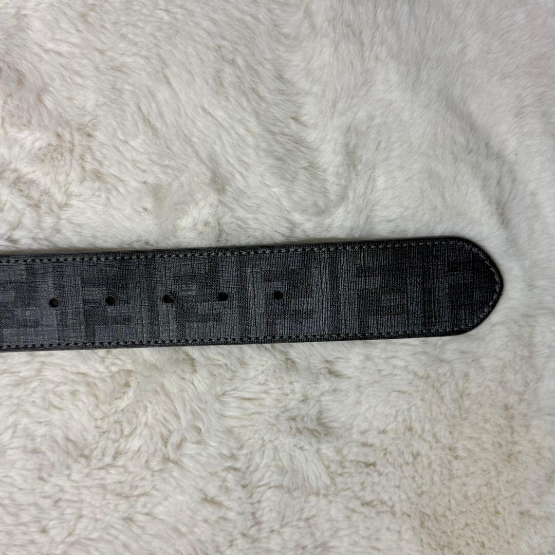 ようた現行 FENDI フェンディ ベルト FF スクエア ネイビー 90