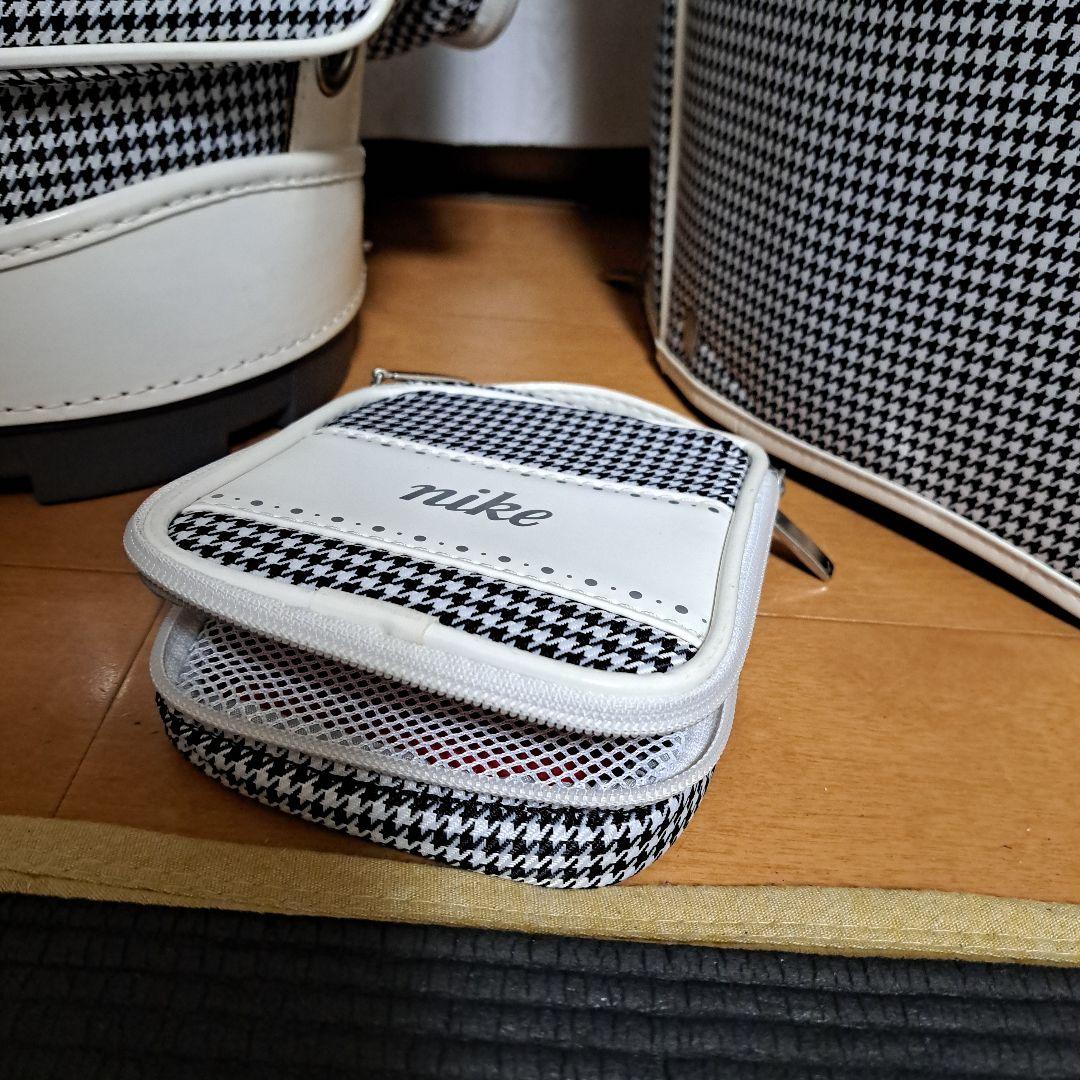 ナイキキャディバック、フード付き、8.5インチ。美品！