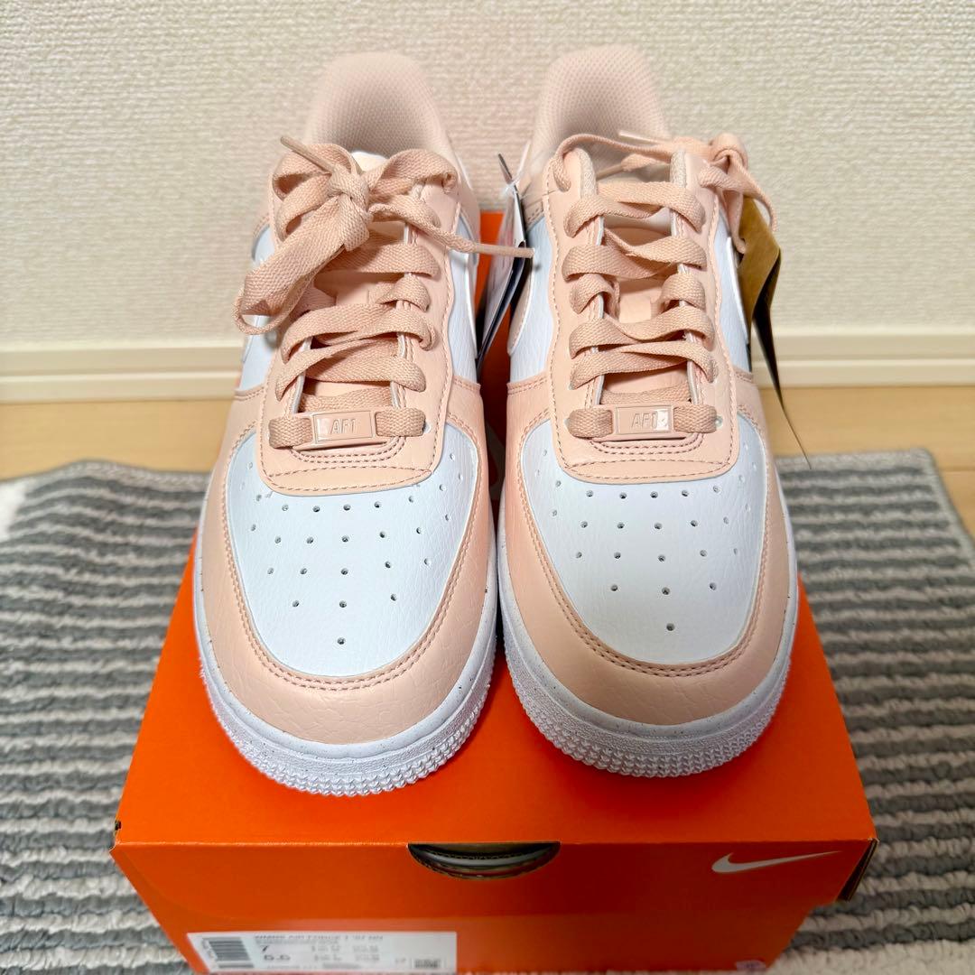 【新品】ナイキ スニーカー エアフォース1 DV3808-111 24cm