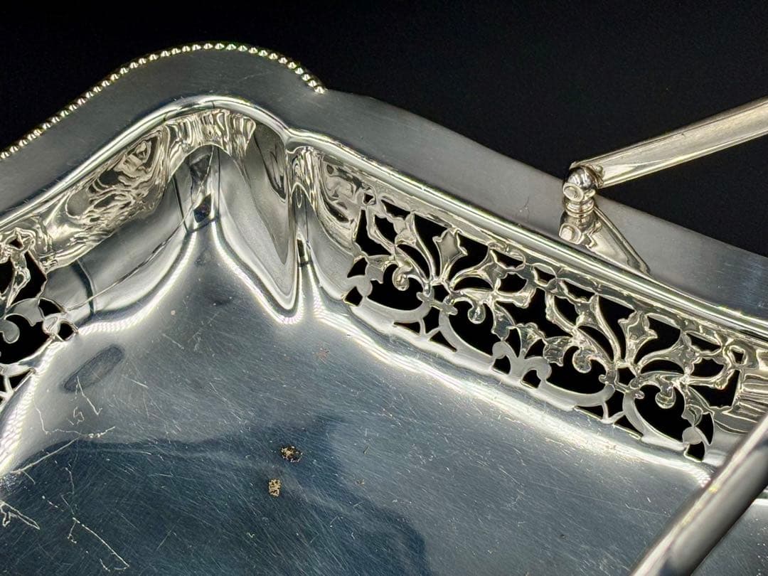 英国 アンティーク　銀メッキ　装飾バスケット　 ハンドル付き ヴィンテージ