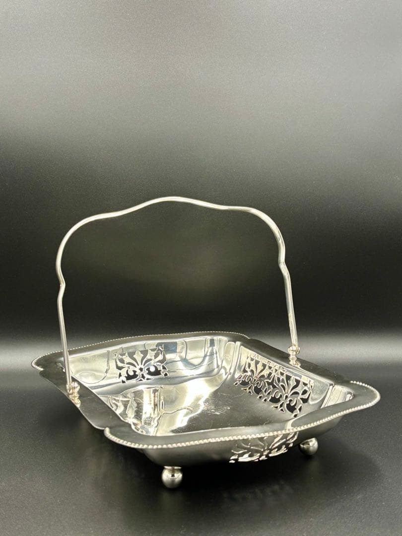 英国 アンティーク　銀メッキ　装飾バスケット　 ハンドル付き ヴィンテージ