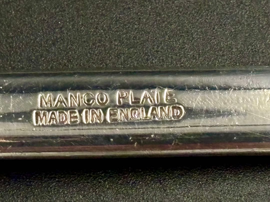 英国 アンティーク　銀メッキ　装飾バスケット　 ハンドル付き ヴィンテージ