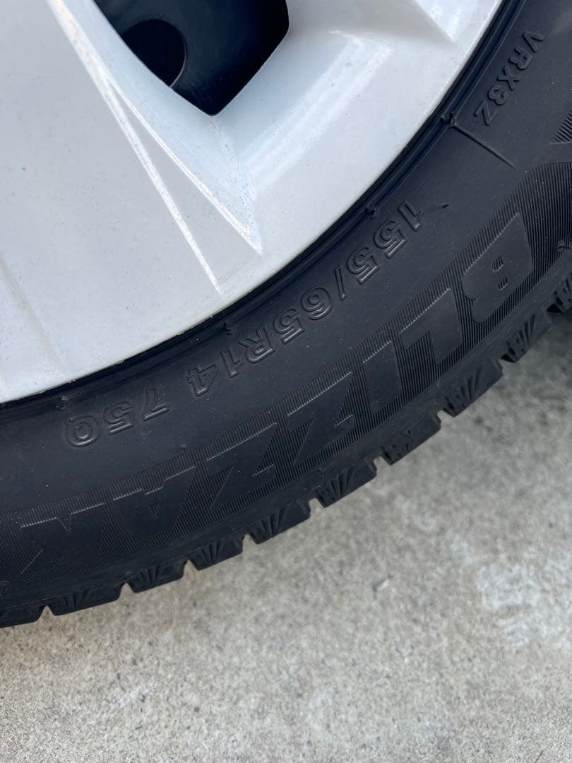 ブリヂストン　ブリザック　155/65r14 スタッドレスタイヤ　山有り　2本①