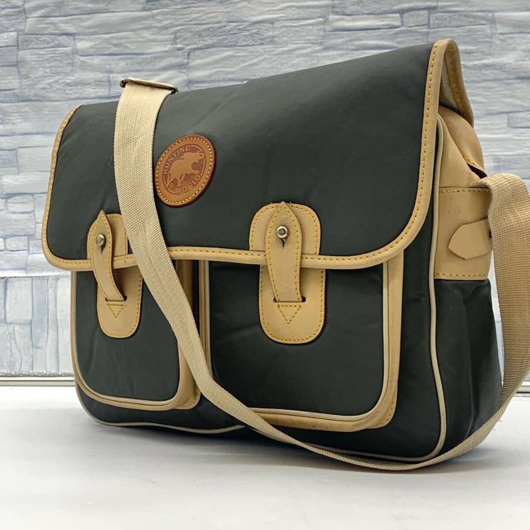 極美品　ハンティングワールド メッセンジャー　ショルダーバッグ　A4サイズ