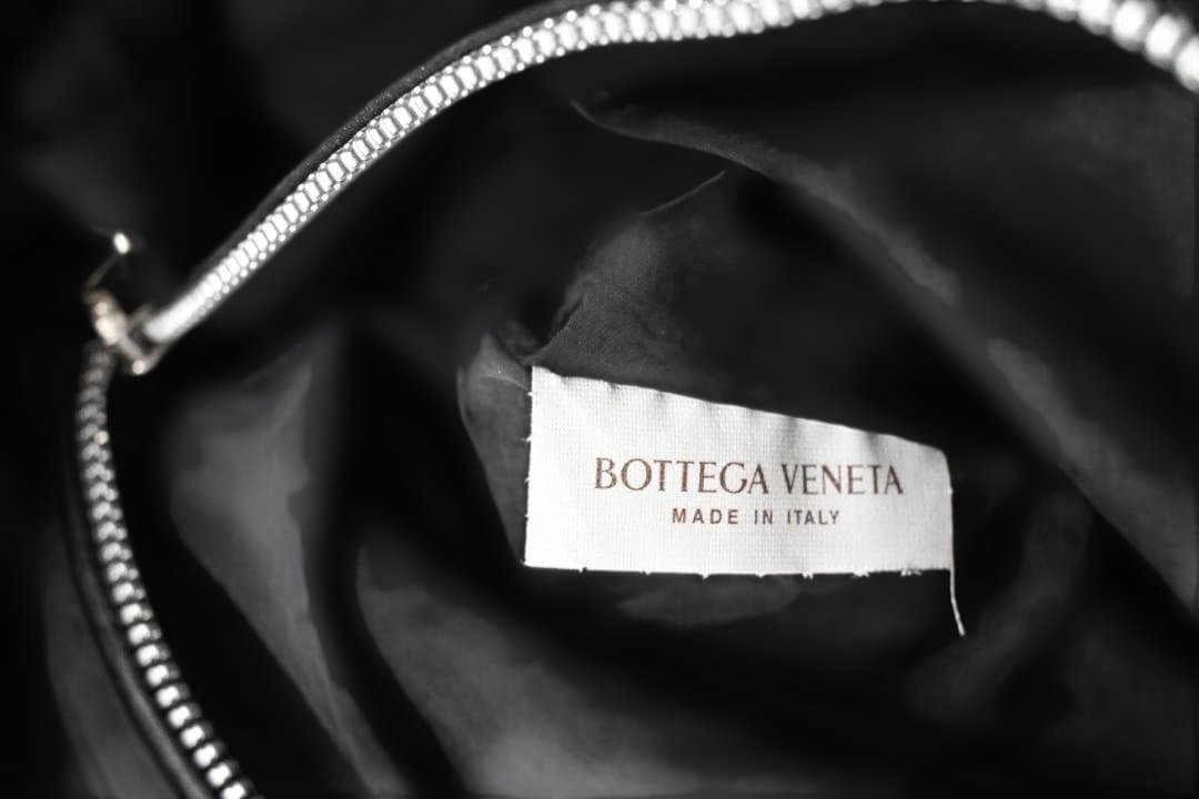 Bottega veneta　ボッテガヴェネタ　レザー　トートバッグ　ブラック