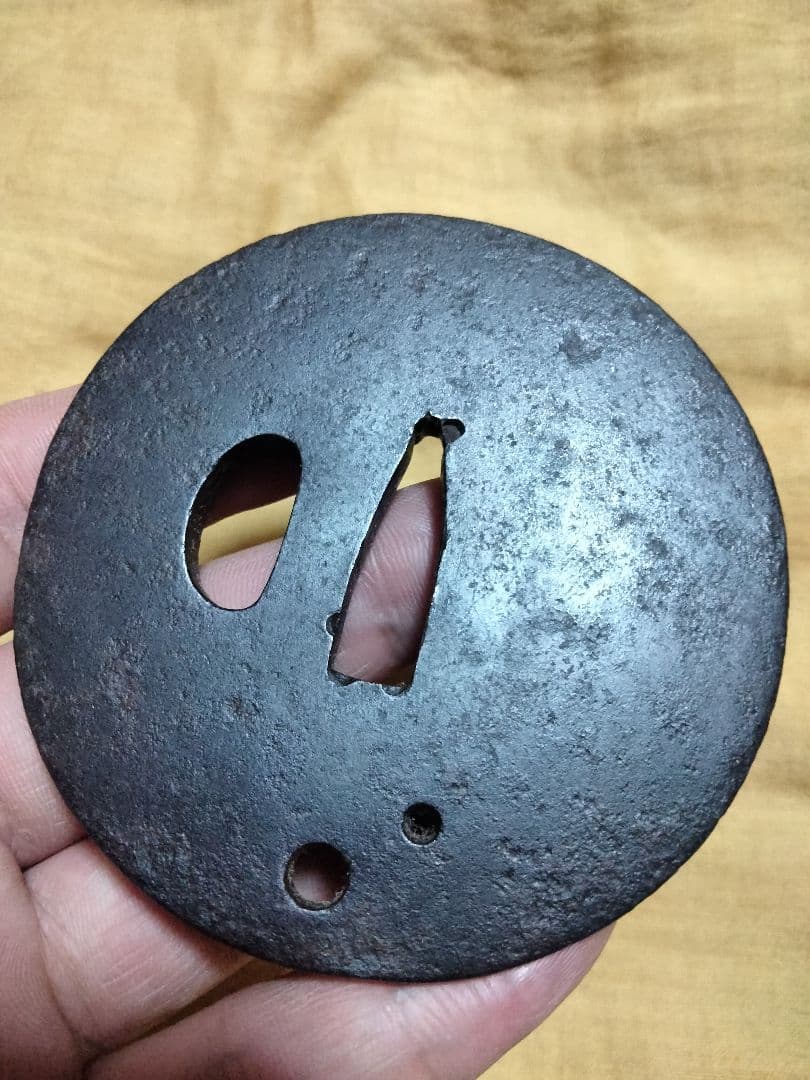 鉄鍔　鐔　(佐州住利貞　無文腕貫孔)　江戸時代　新潟　佐渡