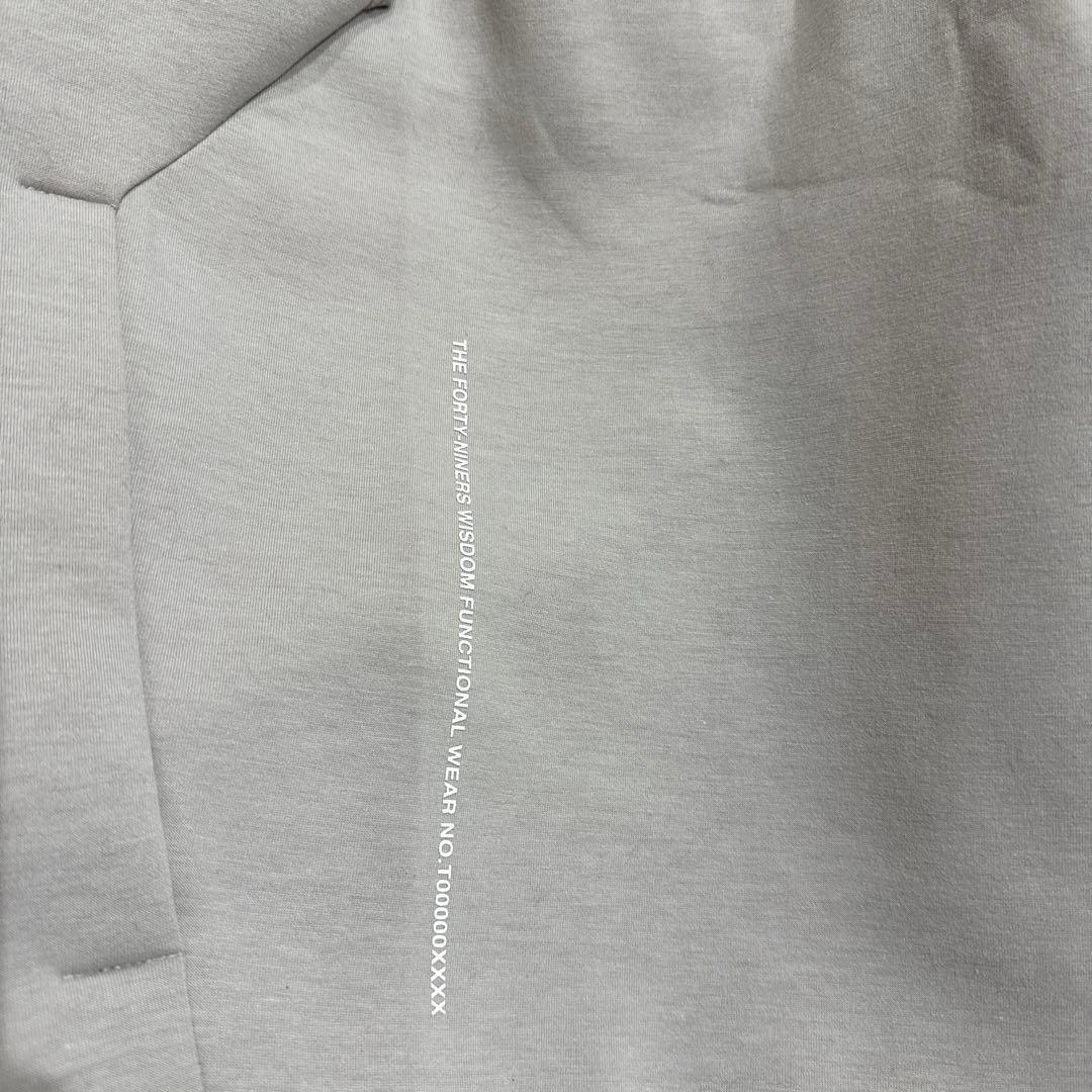 TFW49 カードボードフーディ　ベージュ　sサイズ