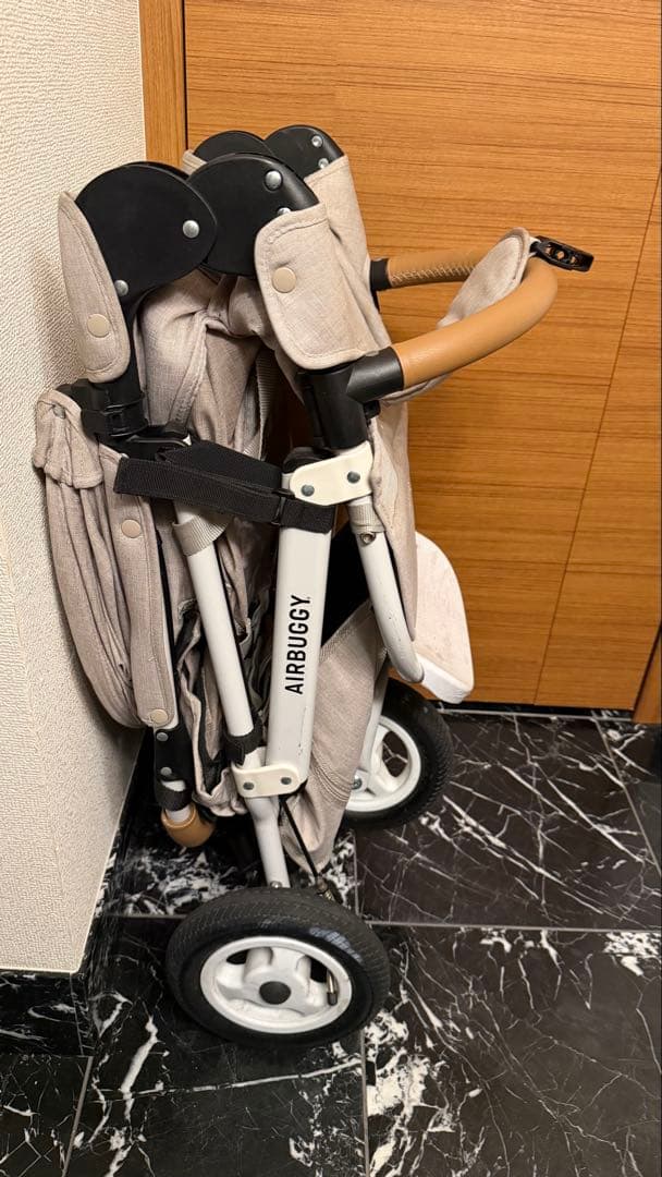 ロイロイエアバキーベビーカー