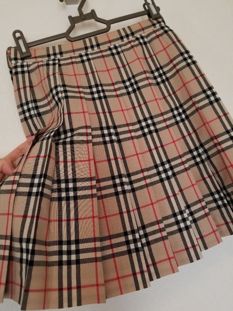 バーバリー人気キッズスカート綺麗なプリーツ　茶 2度使用　チェック 美品140