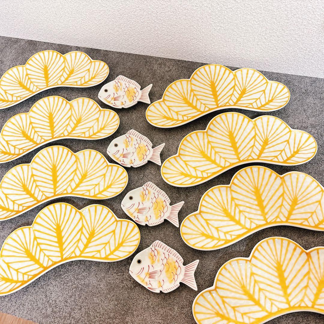 パールご依頼品　有田焼　幸楽窯　松葉形前菜皿　鯛小皿　12点セット