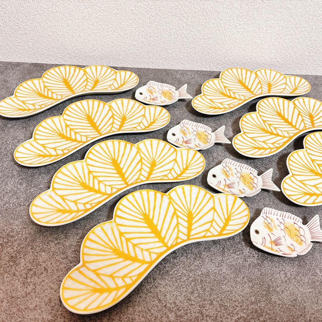 パールご依頼品　有田焼　幸楽窯　松葉形前菜皿　鯛小皿　12点セット