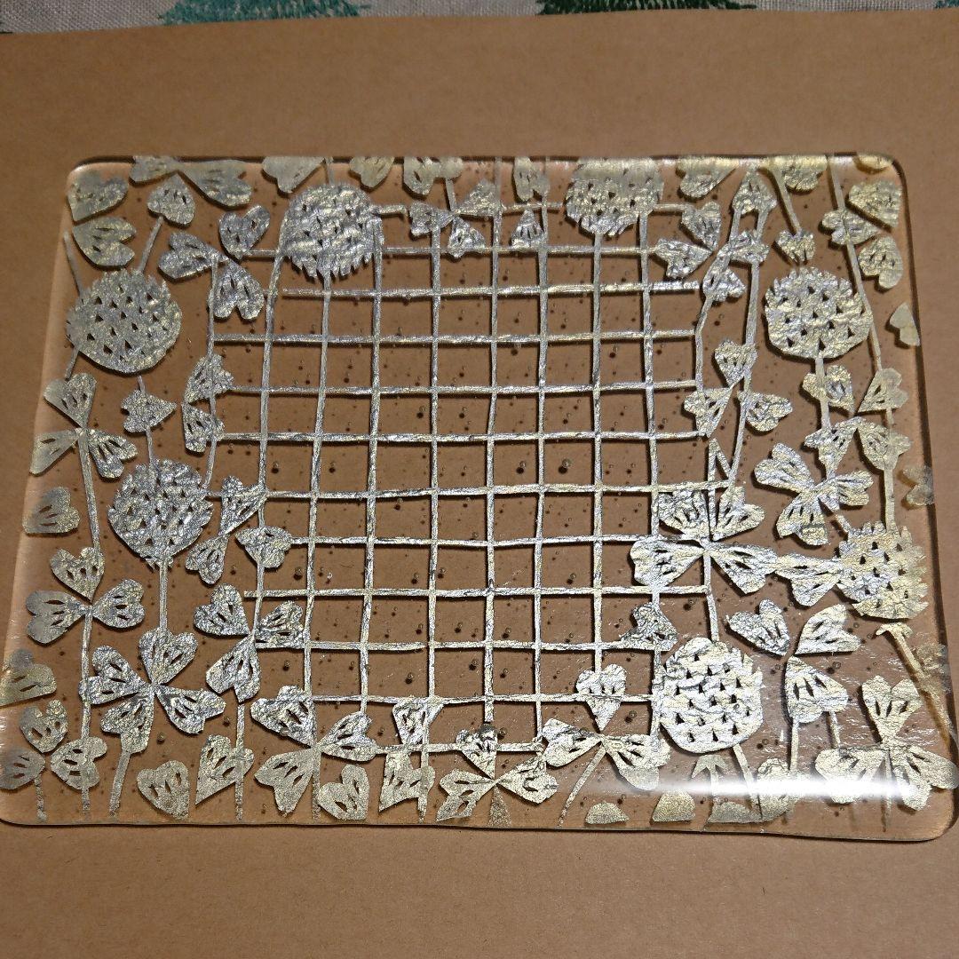 ガラスのケーキプレート