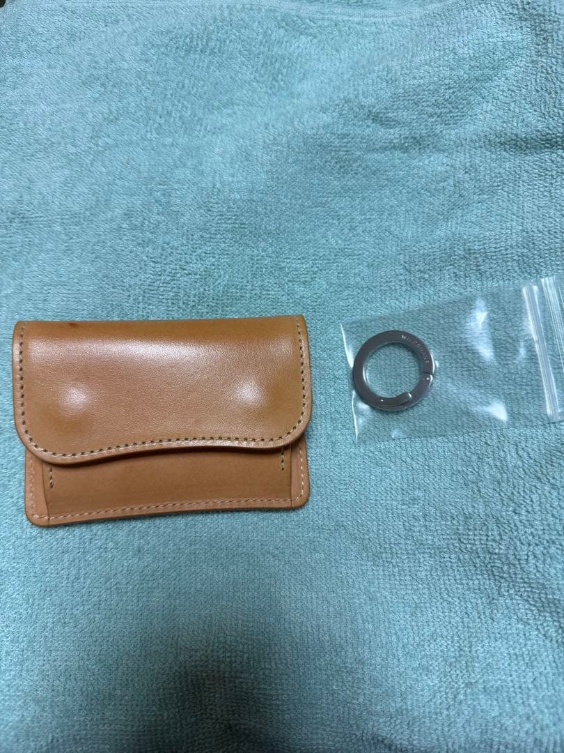 ワイルドスワンズ　タング　サドルプルアップ　ナチュラル＋カラビナキーリングL