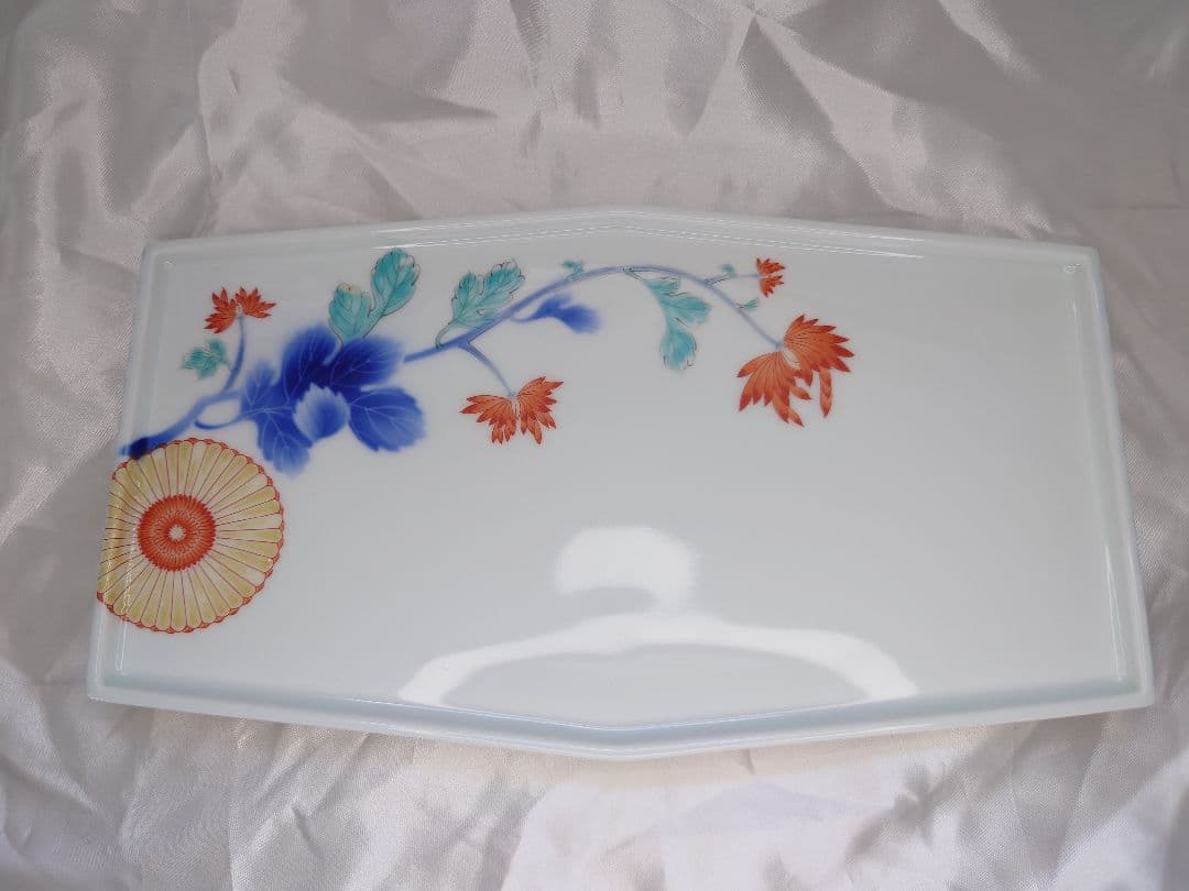 【値下げ】深川製磁　色絵菊花紋　六角盛皿　大皿