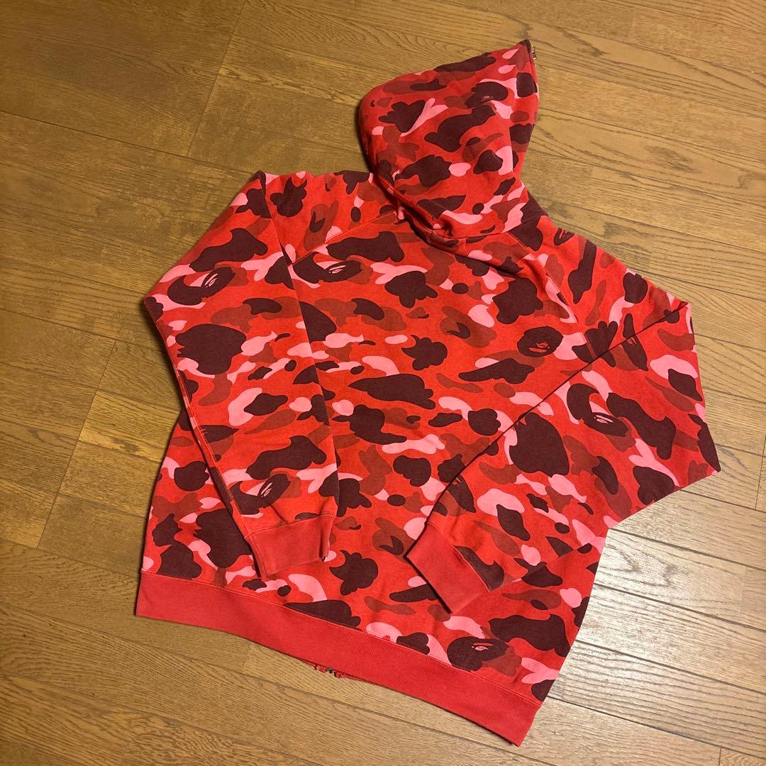 APE BAPEロゴ カモフラージュパーカー　レッド/Ｌ