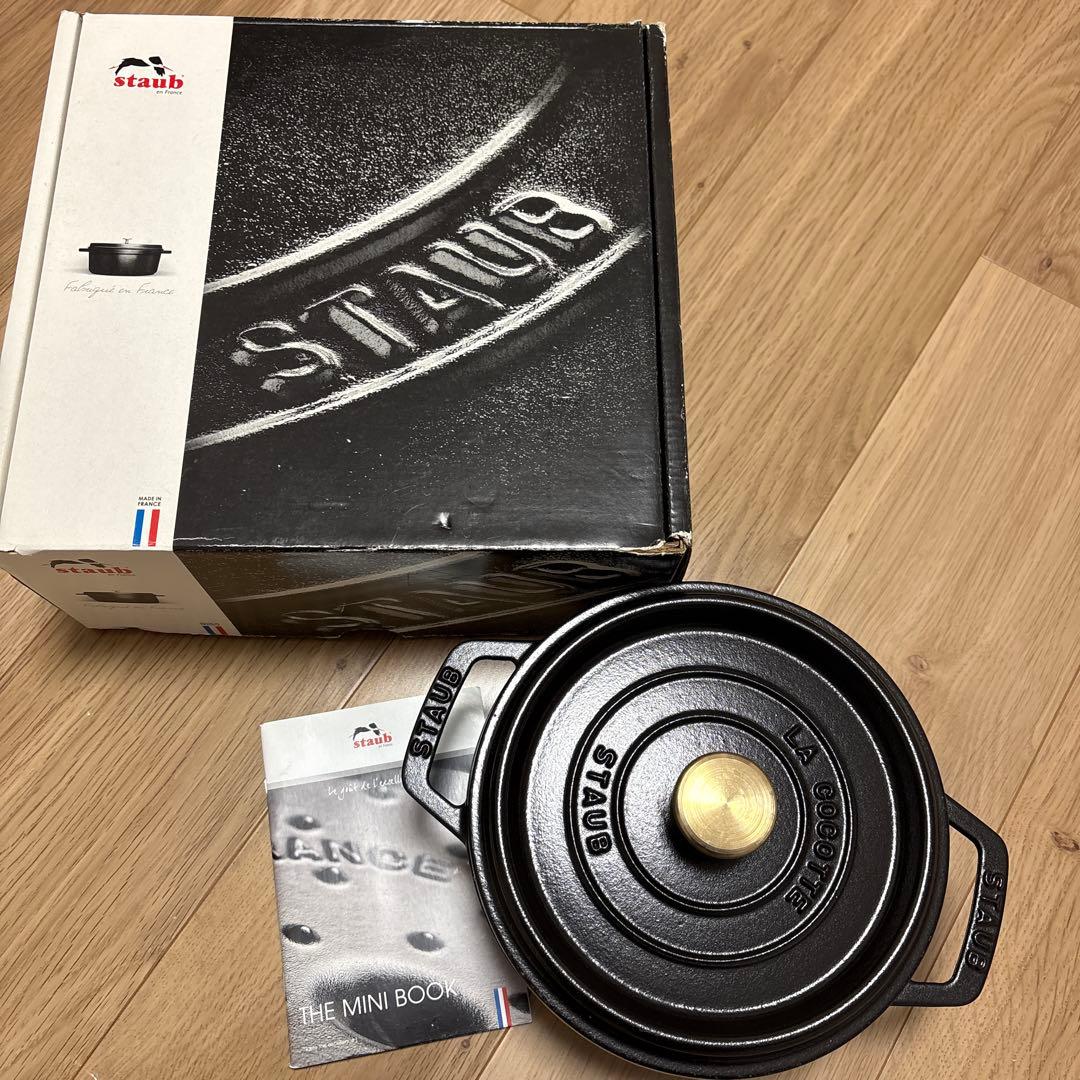 新品未使用 staub 18cm ココットラウンド