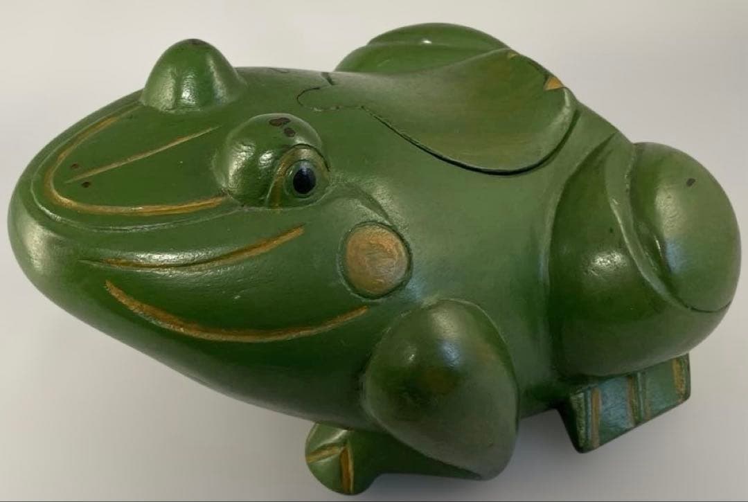【ヴィンテージ】カエルの木彫り 一木造　小物入れ オブジェ（ハンドメイド）