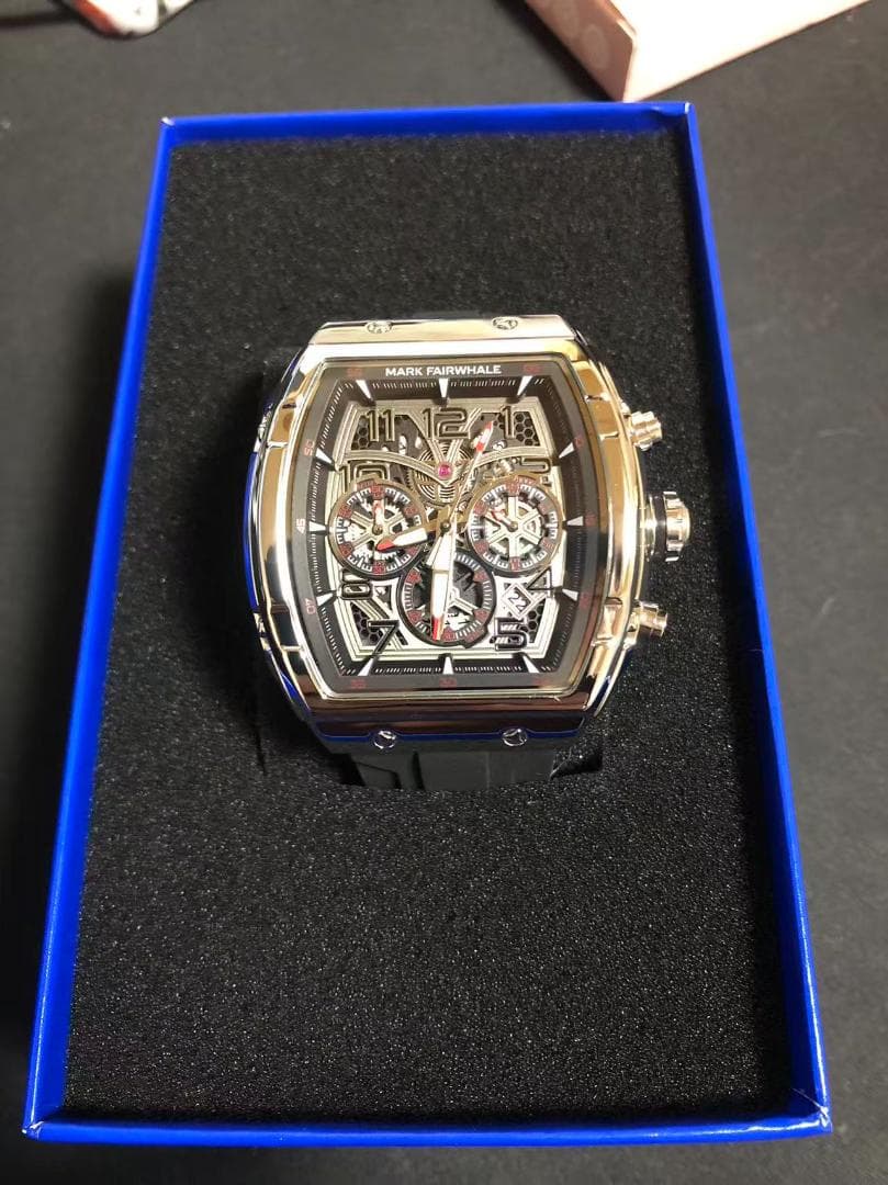 よっさん【希少】【期間限定価格】スクエア型 腕時計 クロノグラフ風 箱付き