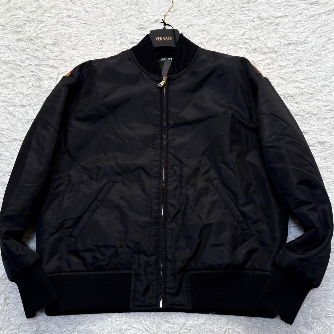 【新品同様】 VERCACE 中綿 ブルゾン メデューサ ブラック MA-1