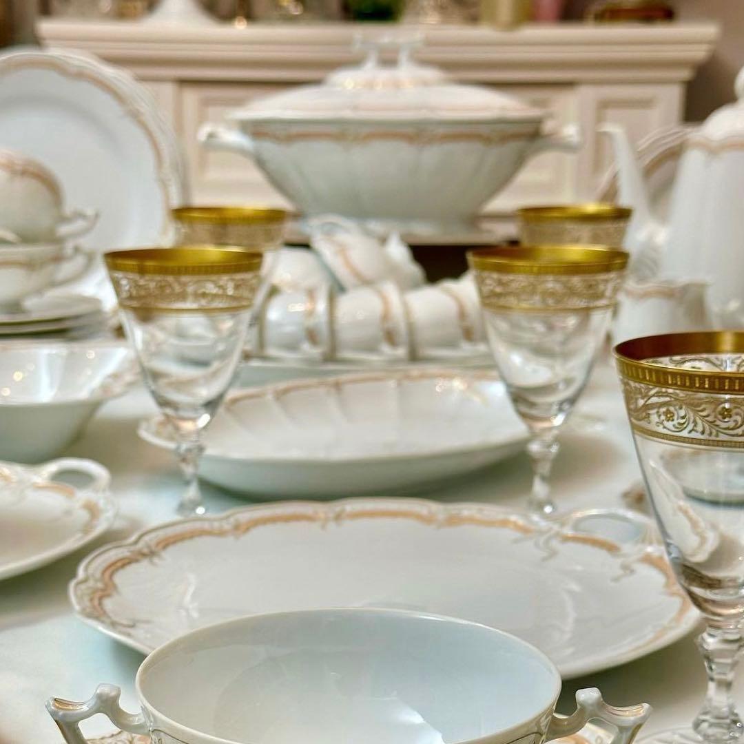 HutchenReuther淡い上品なペール ドイツ製レリーフディッシュ