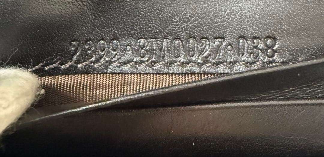 FENDI フェンディ　財布　二つ折り　ラウンドジップ　S8168