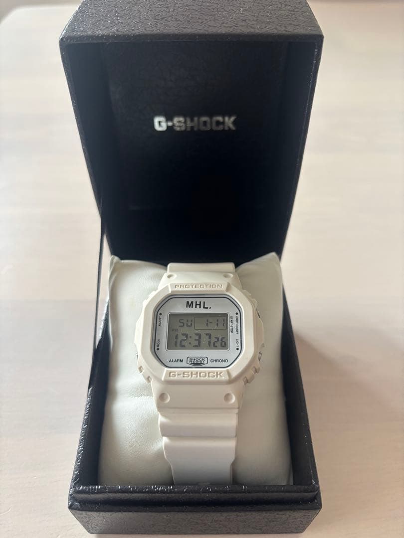 MHL. マーガレットハウエル　限定コラボ　Gショック　限定商品　ホワイト