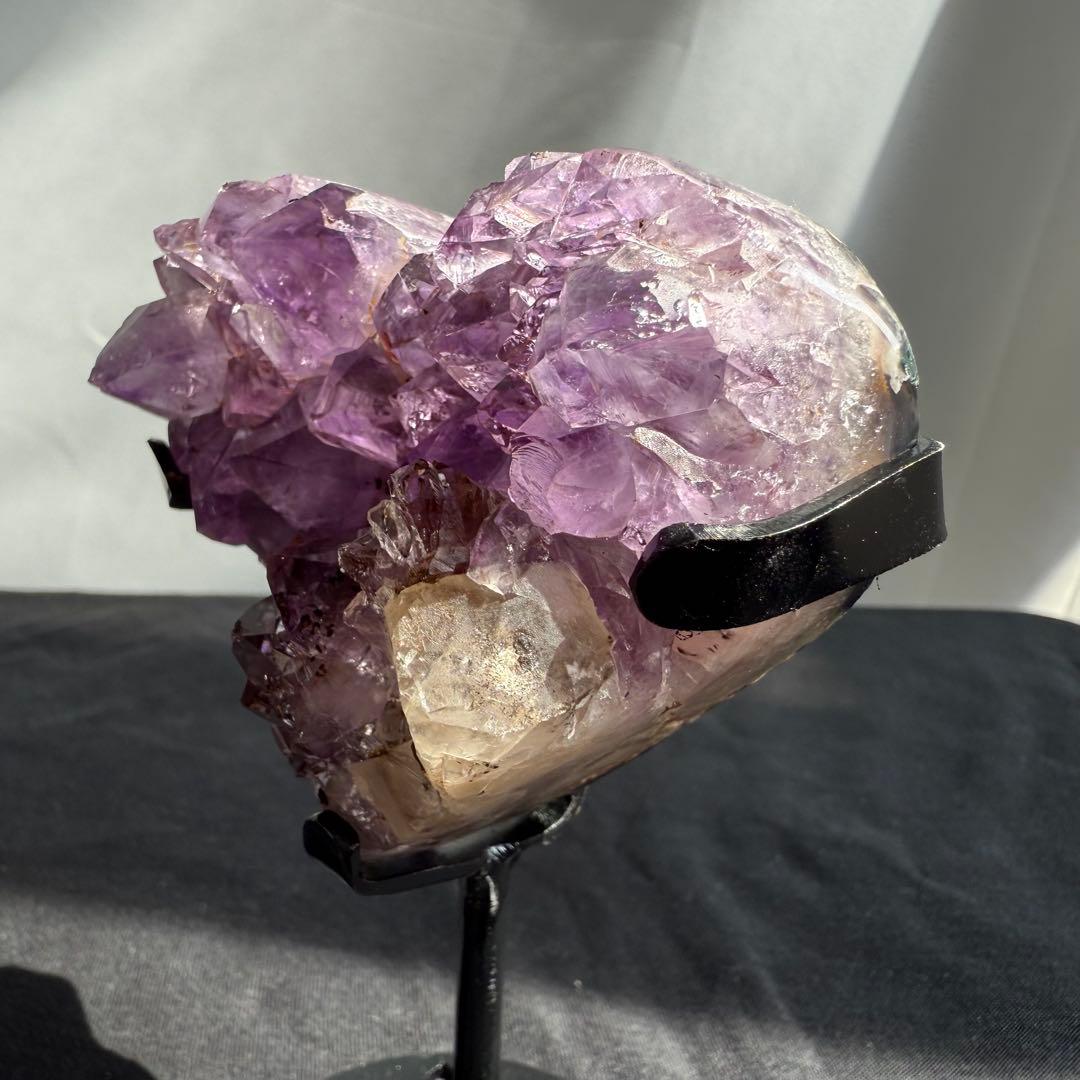 天然石カルサイト&ブラックトルマリン共生アメジストのハート　NO.070413