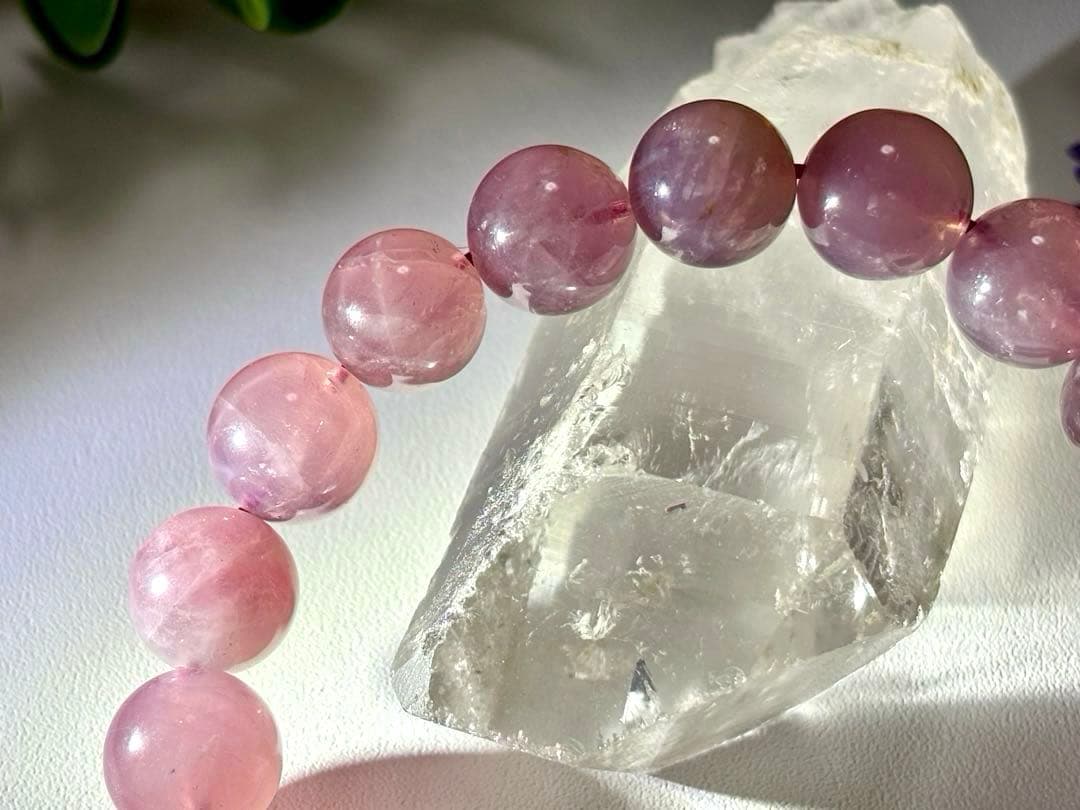 究極品質　愛と安らぎを象徴する宝石　幻のロイヤルパープルスターローズクォーツ