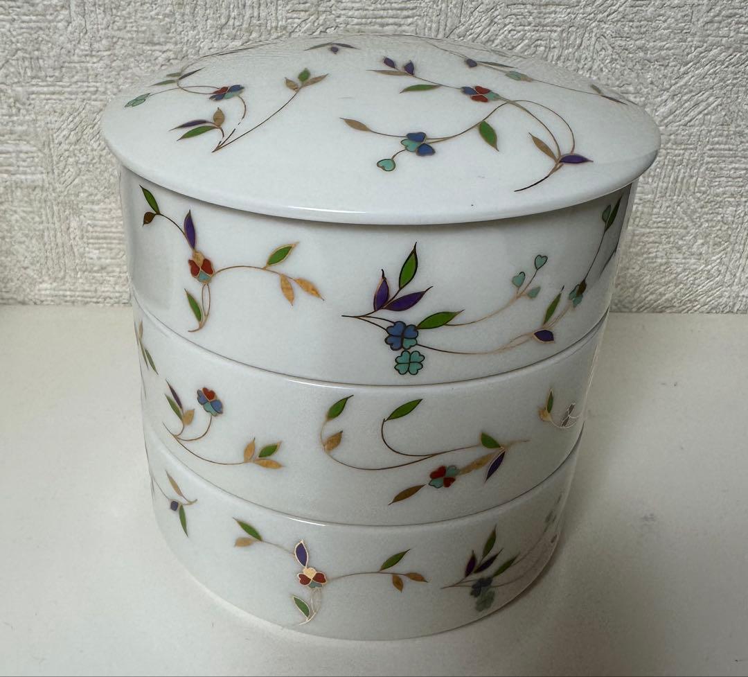 ur-bane 陶器製 丸型 御重 お重 重箱 蓋付 フタ付 色絵三段重箱 花詰