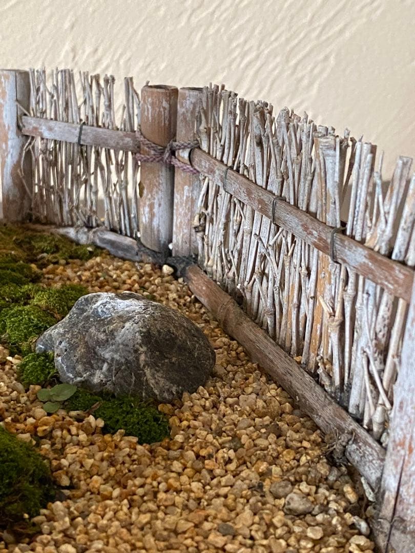 黒松の盆栽で作る和風庭園