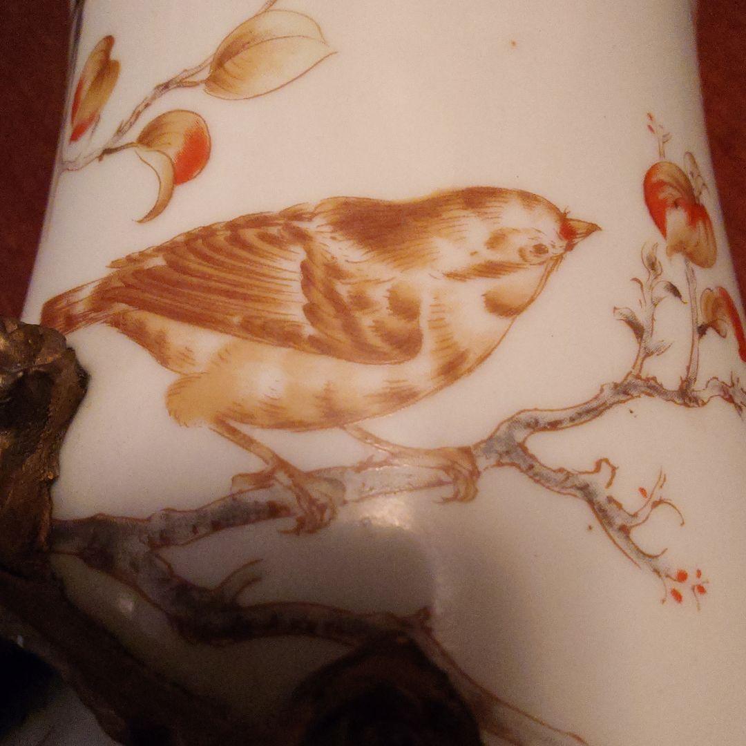 鳥と枝の陶器製花瓶