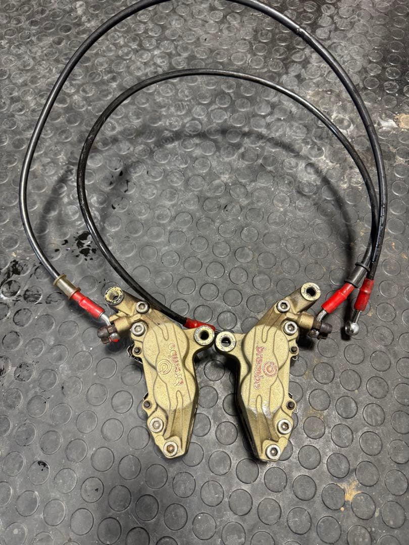 Brembo ブレーキキャリパー ゴールド