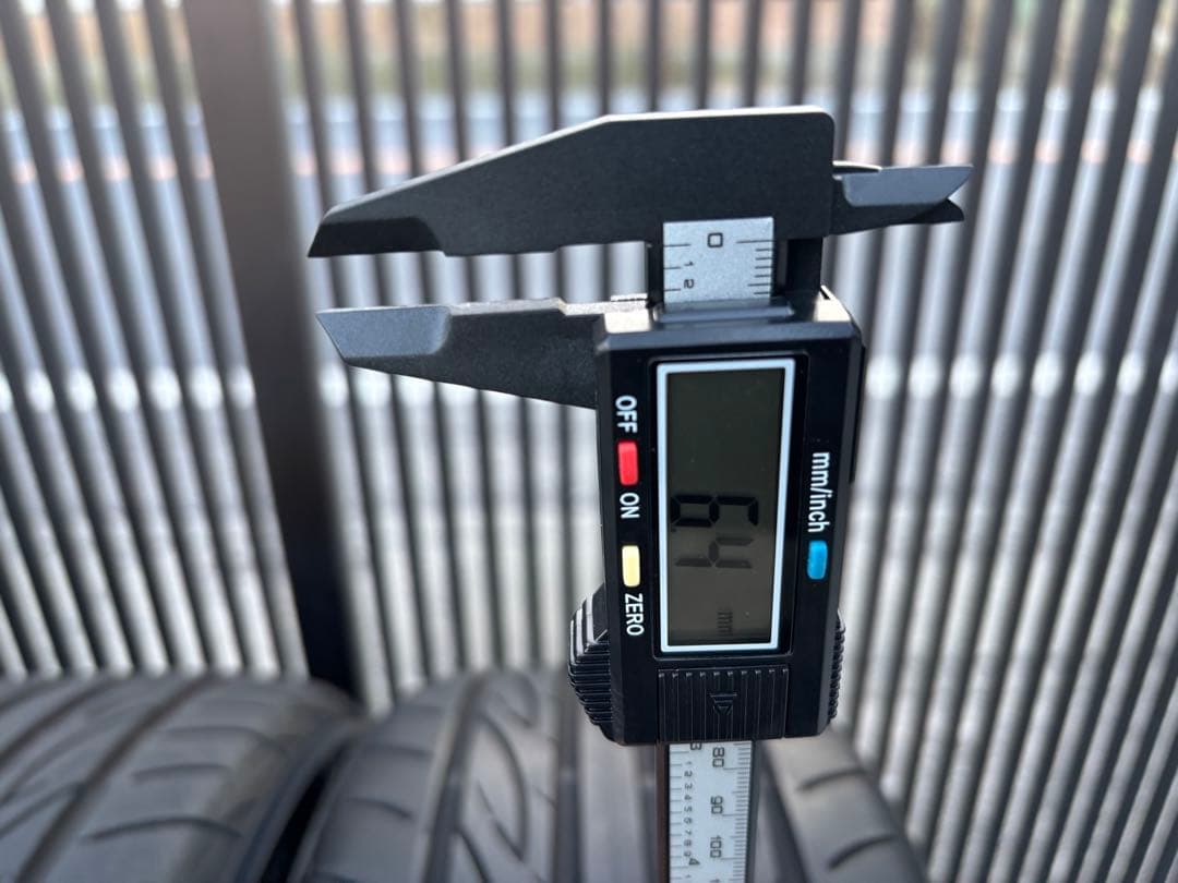 n*k様 中古 YOKOHAMA ADVAN FLEVA 4本 215/50R1