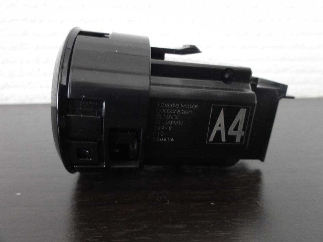 新車外し☆レクサス純正エンジンプッシュスタートスイッチ 60 プリウス 7P