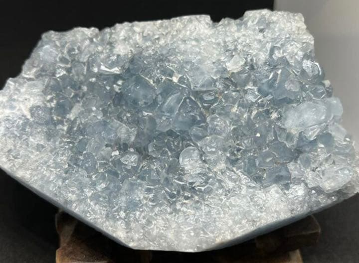 重さ約：1450gAAA級天然セレスタイト原石